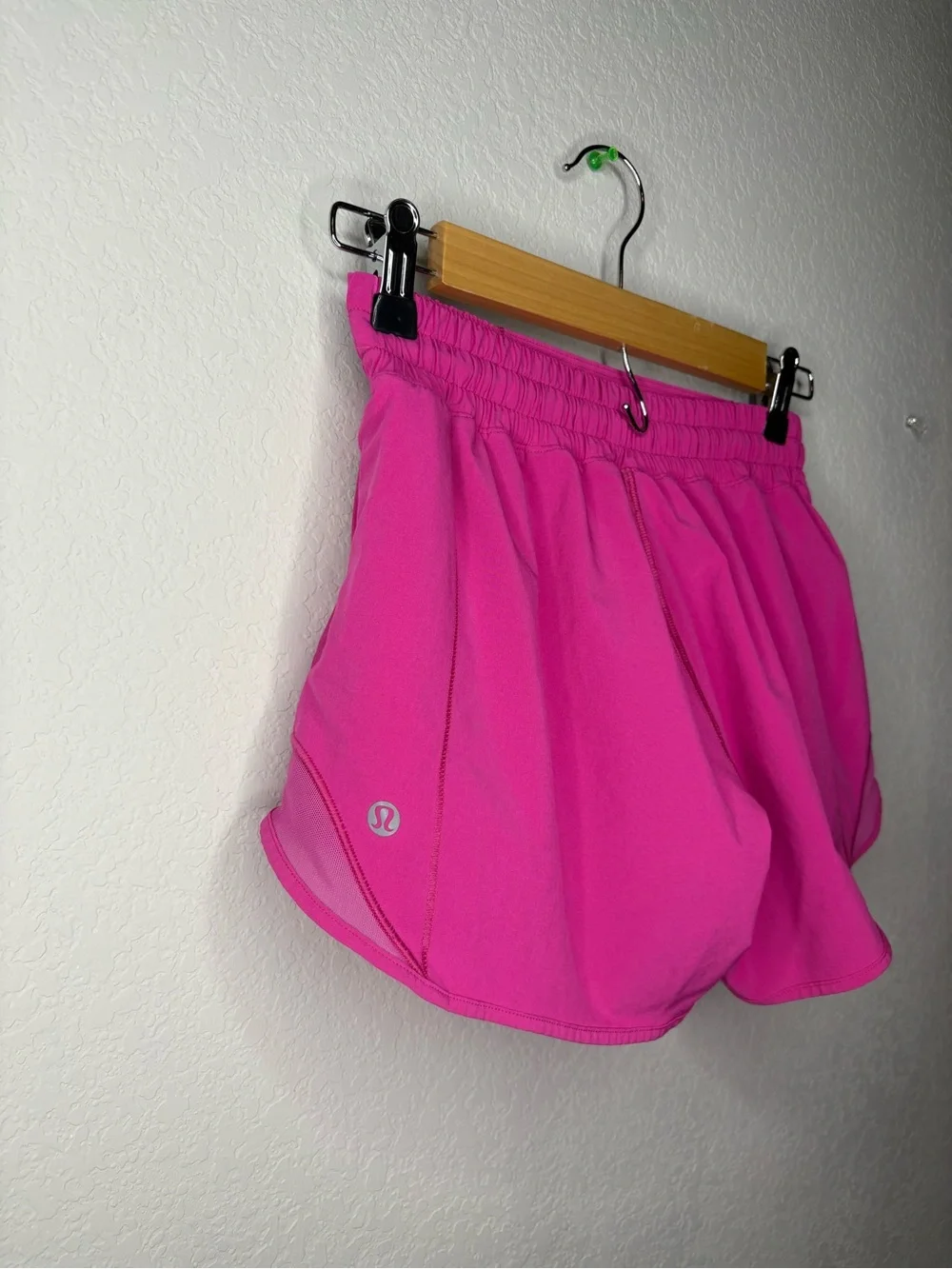 💗 Lululemon Hotty Hot Shorts 2.5” – Flamingo Pink